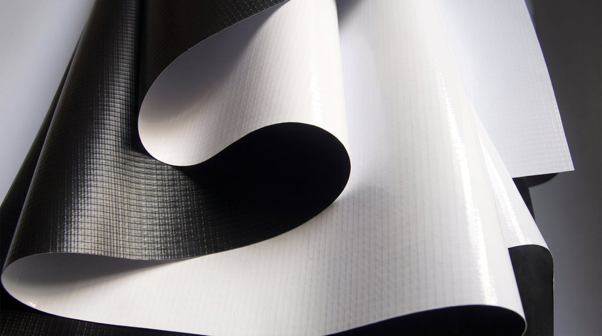 Lona Blanca Brillante Backlight: Publicidad Iluminada de Alto Impacto